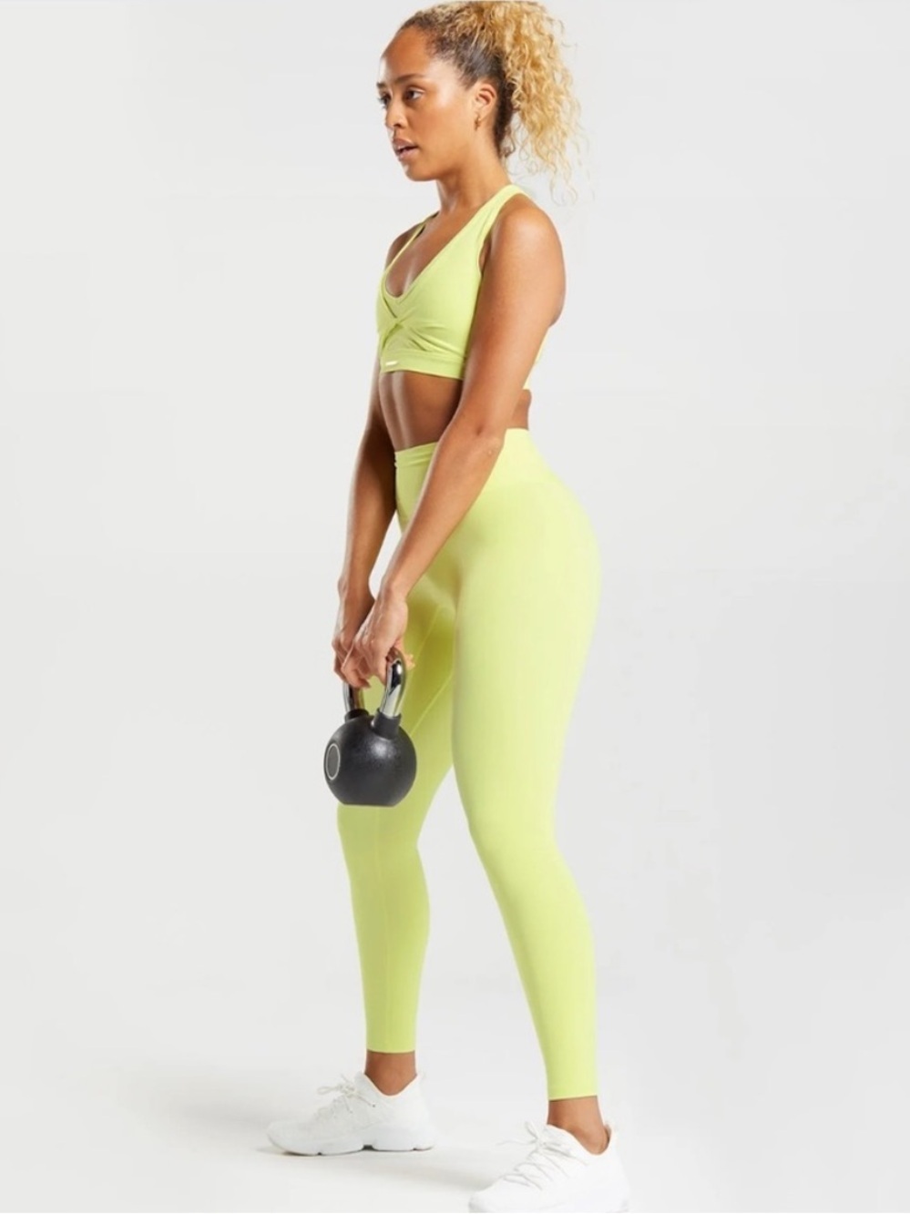 Gymshark x Whitney Simmons
Collection Set Sea Kelp Green Small EUC 142
